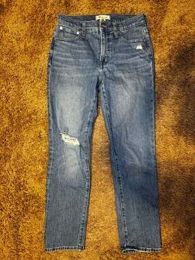 Madewell The Mid-Rise Perfect Vintage Jean in Distressed Medium Wash Size 25